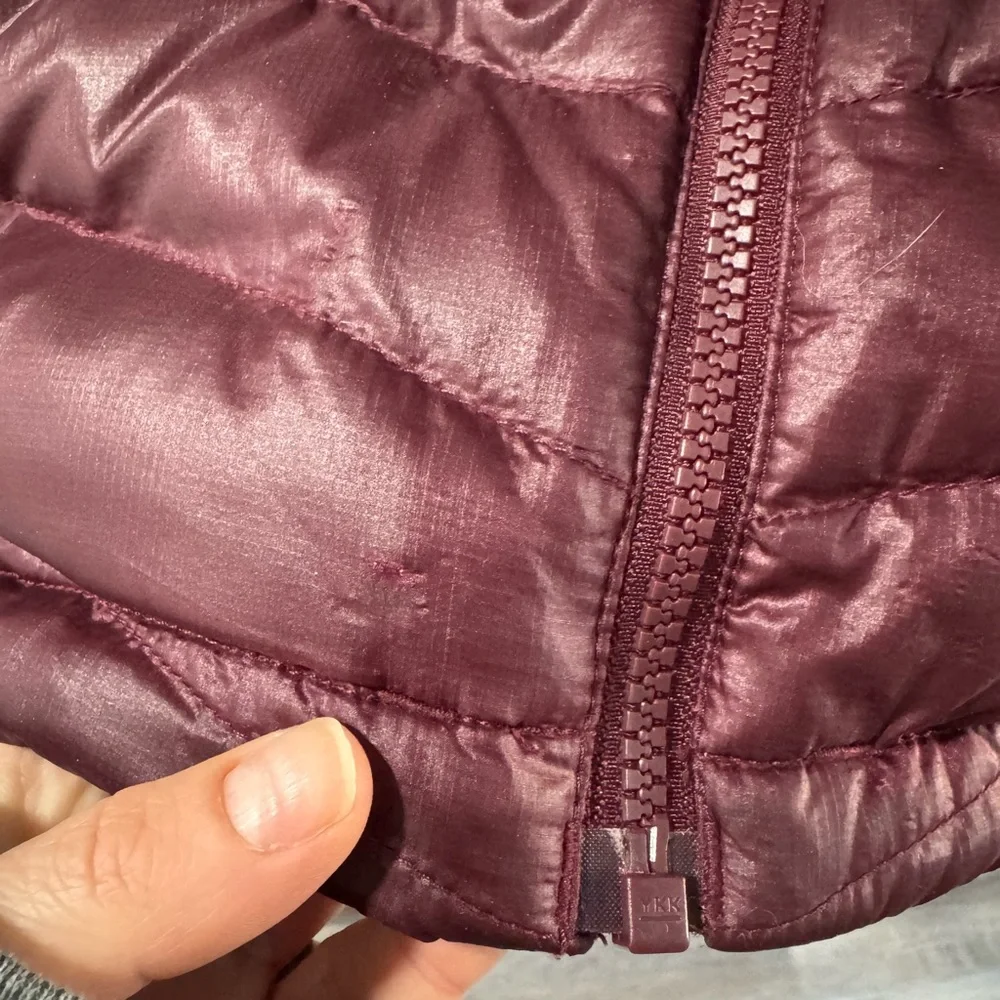 NORTH FACE WOMENS EXTRA SMALL MAROON JACKET - Picture 4 of 12